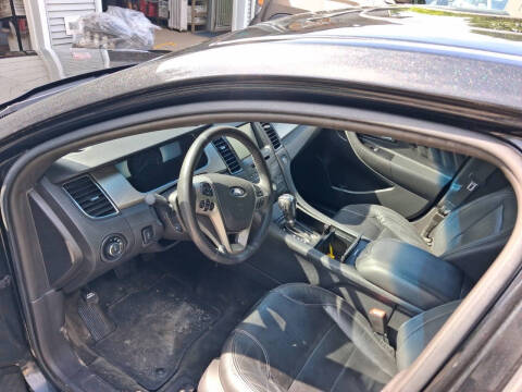 2015 Ford Taurus SEL