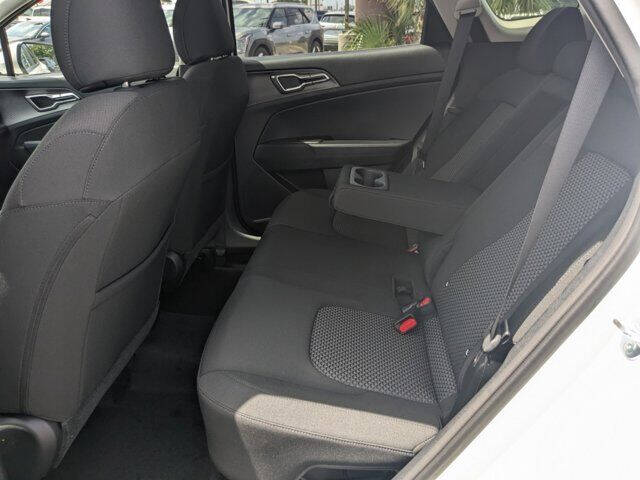 2024 Kia Sportage Hybrid LX