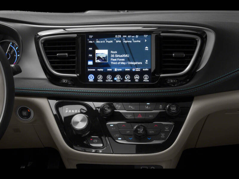 2017 Chrysler Pacifica Hybrid Platinum