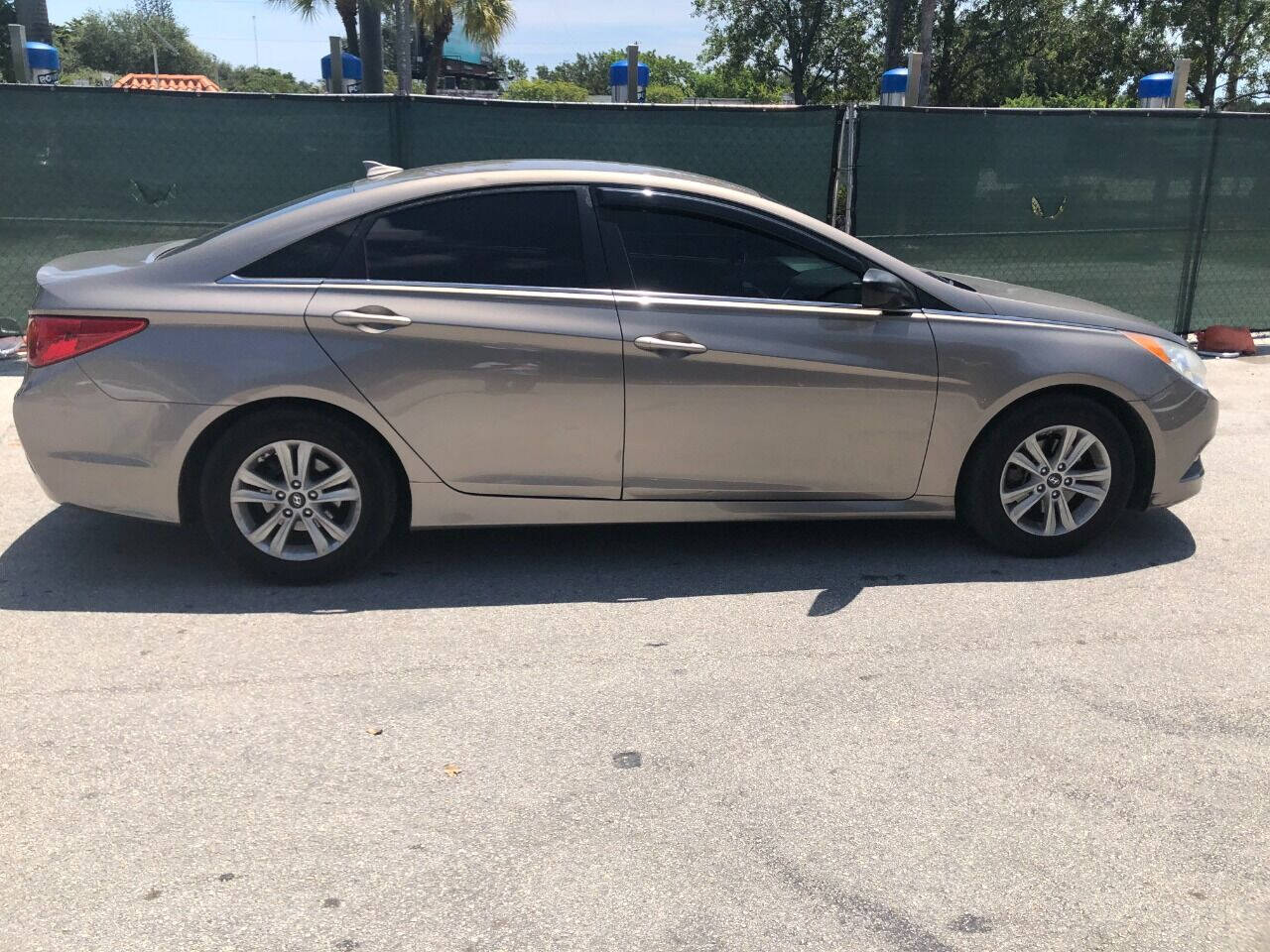2014 Hyundai Sonata  - $7,500