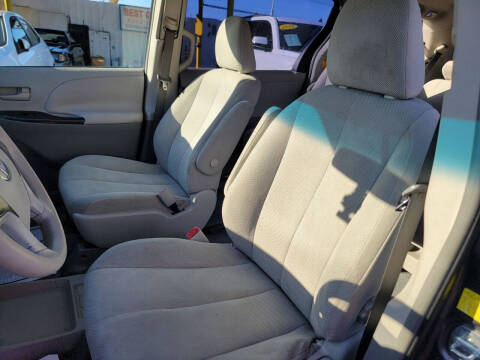 2011 Toyota Sienna Base 7-Passenger