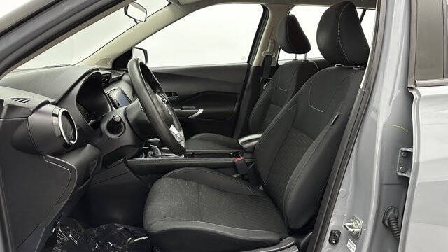 2022 Nissan Kicks SV