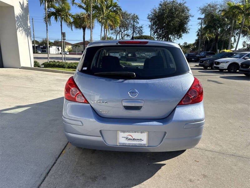 2011 Nissan Versa 1.8 S