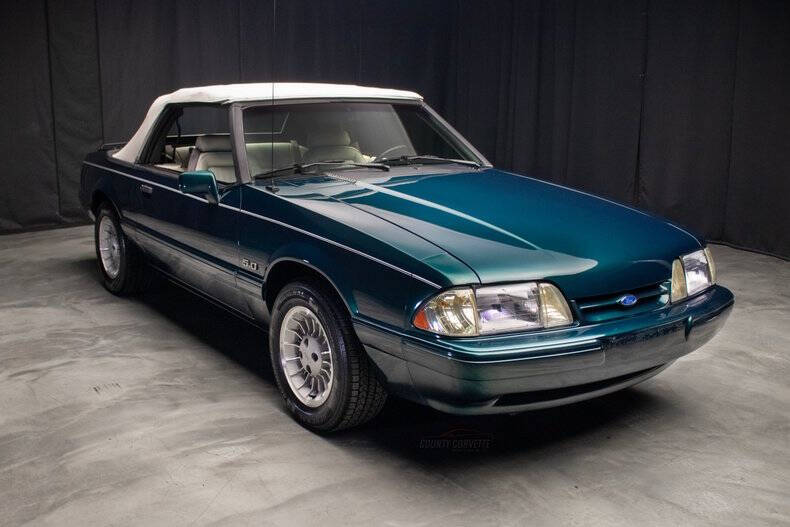 1990 Ford Mustang