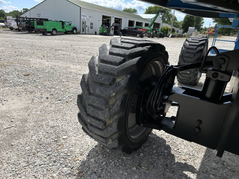 2017 Genie 65' Manlift