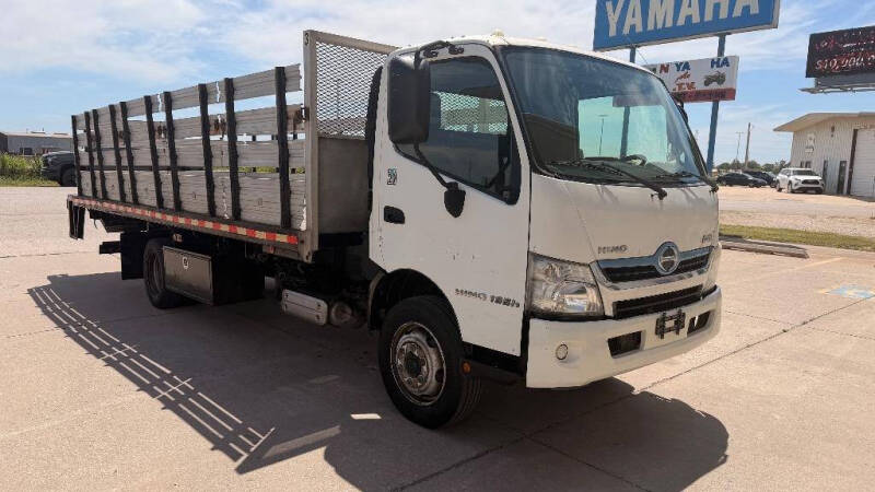 2014 Hino 195