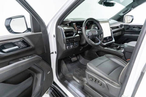 2025 GMC Yukon Elevation