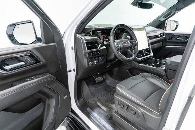 2025 GMC Yukon Elevation