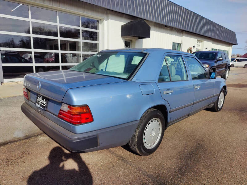 1989 Mercedes-Benz 300-Class 300 E