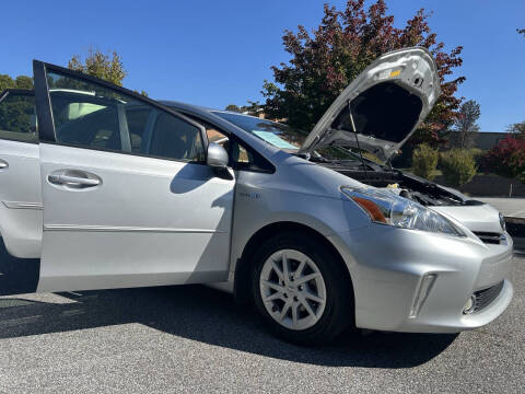 2013 Toyota Prius v Three