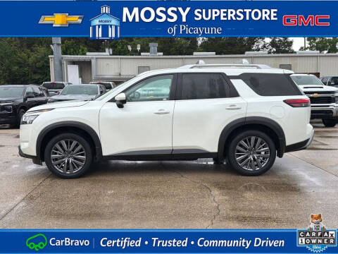 2024 Nissan Pathfinder SL