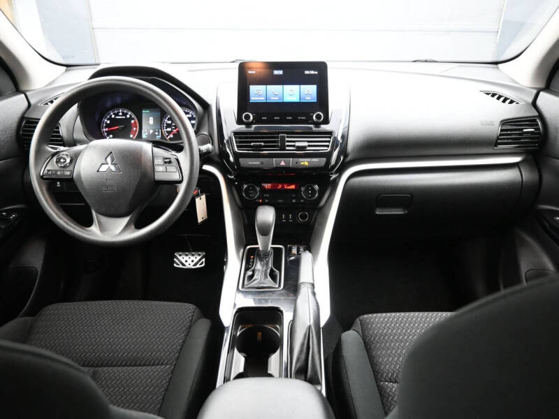 2022 Mitsubishi Eclipse Cross LE