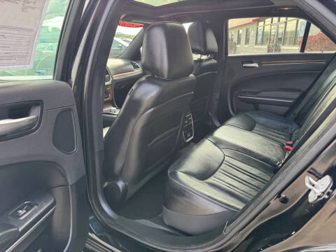 2017 Chrysler 300 C Platinum