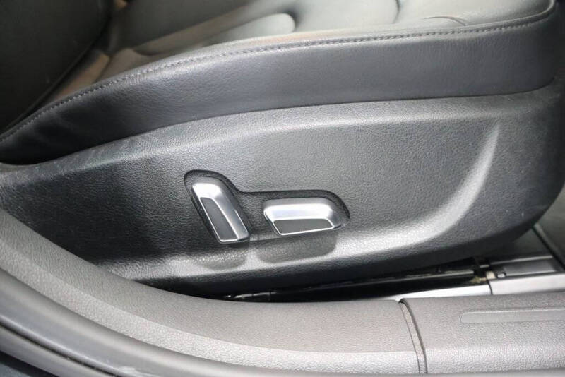 2014 Audi A4 2.0T quattro Premium