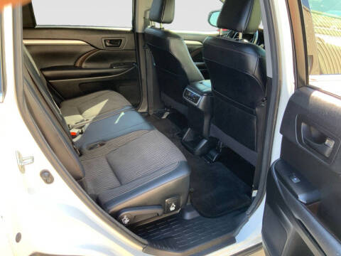 2017 Toyota Highlander LE Plus