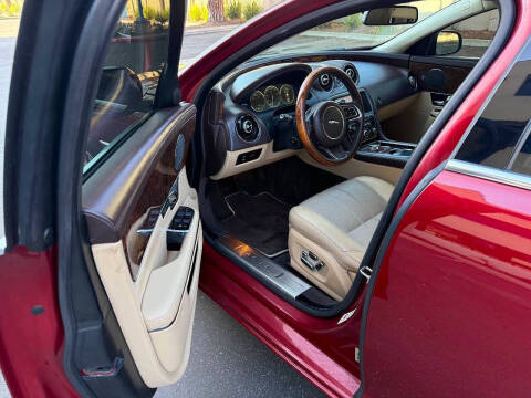 2011 Jaguar XJ