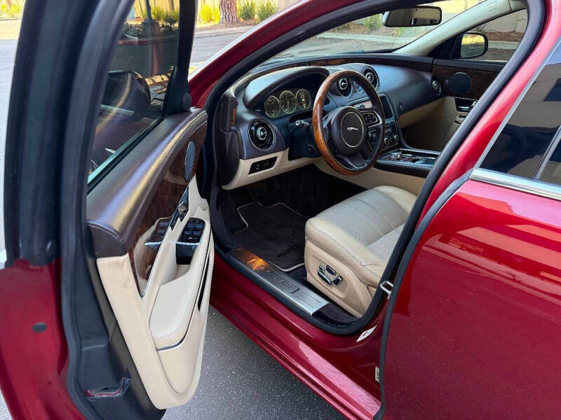 2011 Jaguar XJ