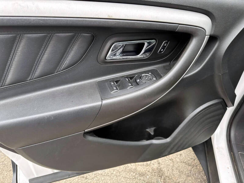 2015 Ford Taurus SEL