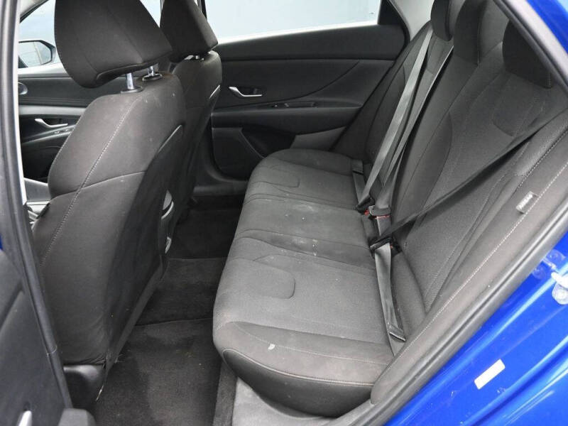 2025 Hyundai Elantra SE