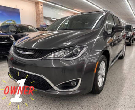 2019 Chrysler Pacifica for sale at Dixie Imports in Fairfield OH