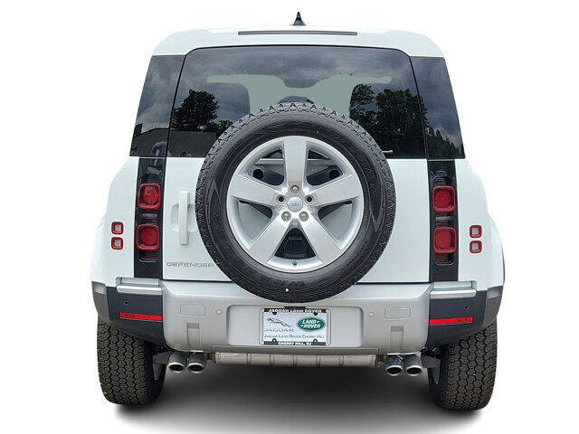 2024 Land Rover Defender 110 V8 P500 SE