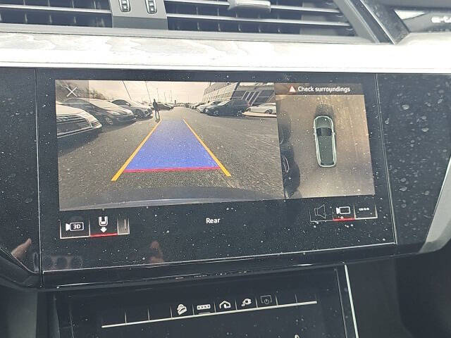 2021 Audi e-tron quattro Premium