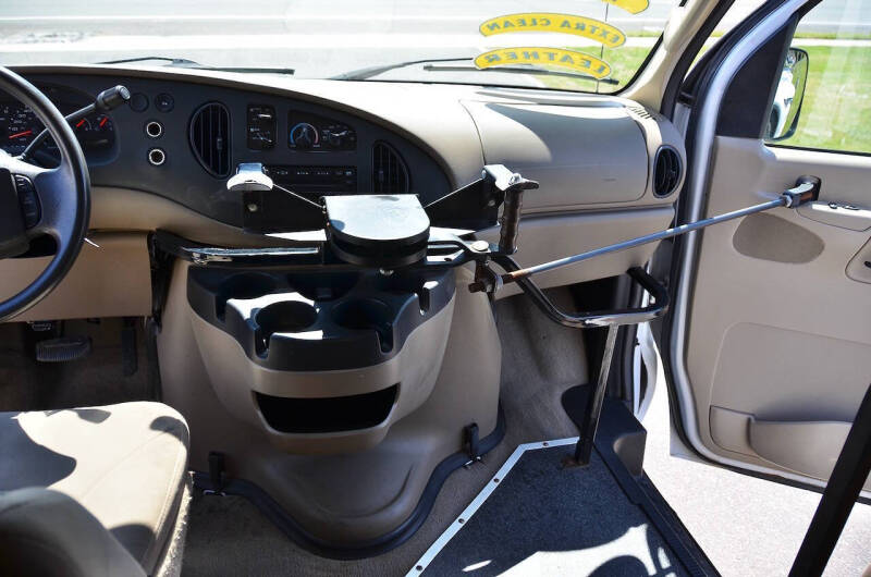 2008 Ford E-Series E-150 XLT