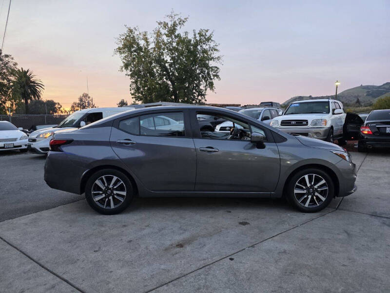 2021 Nissan Versa SV