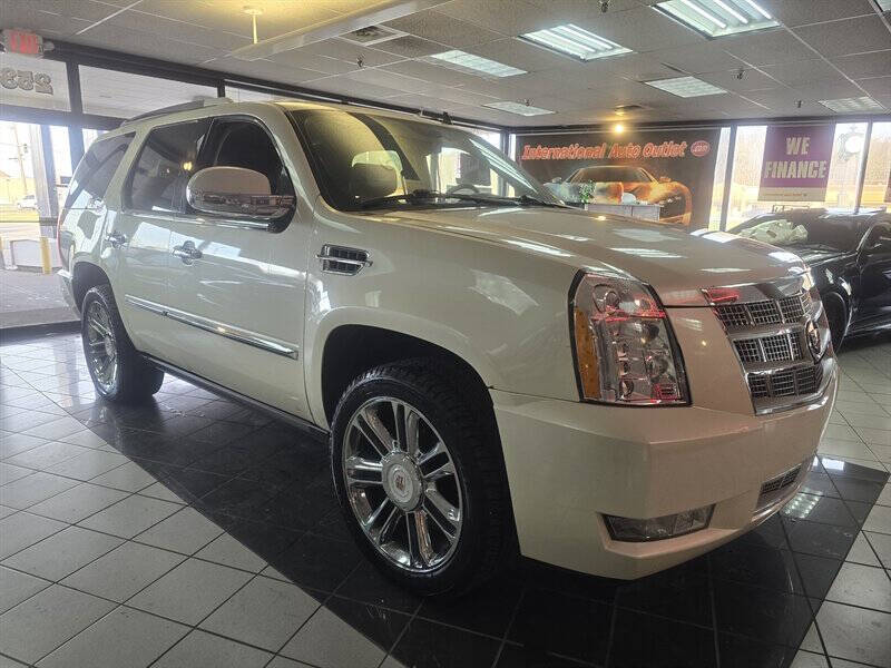2012 Cadillac Escalade Platinum Edition