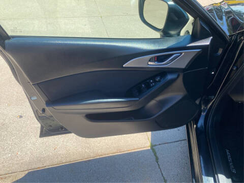 2017 Mazda MAZDA3 Sport