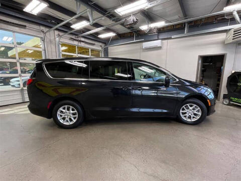 2017 Chrysler Pacifica LX