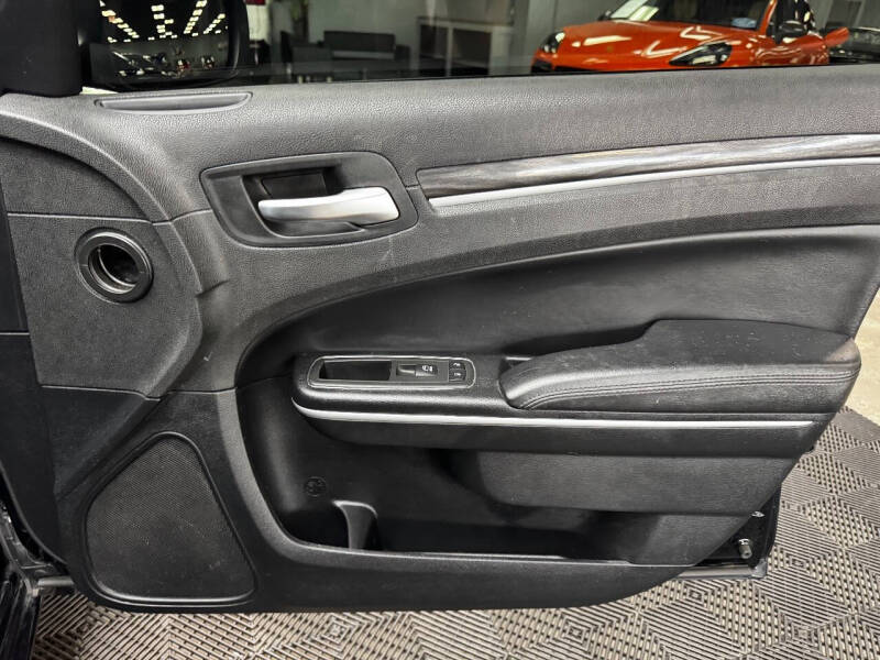 2020 Chrysler 300 Touring