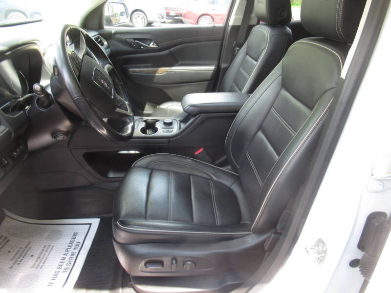 2022 GMC Acadia Denali