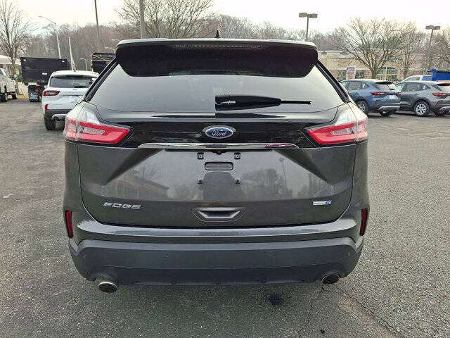 2020 Ford Edge SE