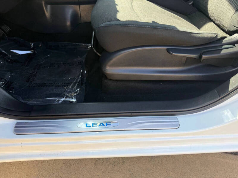 2015 Nissan LEAF