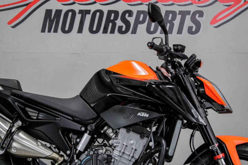 2021 KTM 890 Duke