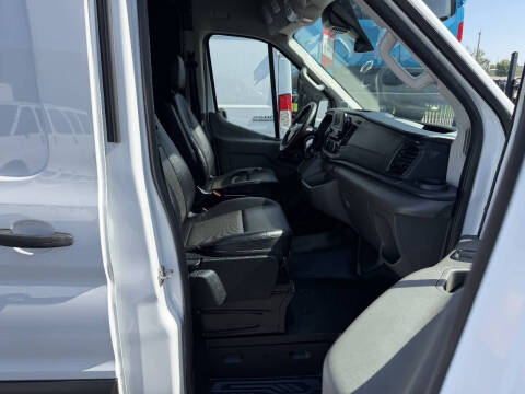 2023 Ford Transit 250