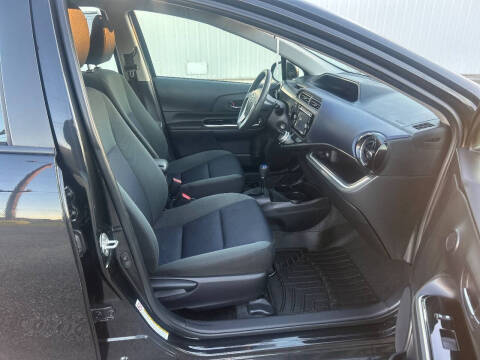 2016 Toyota Prius c Two