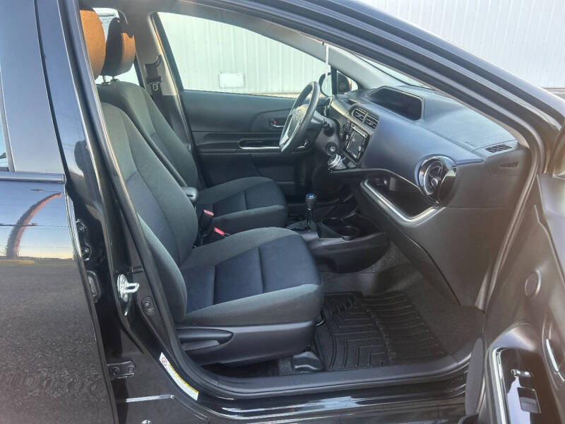 2016 Toyota Prius c Two