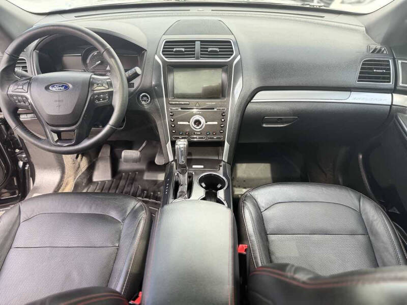 2017 Ford Explorer Sport