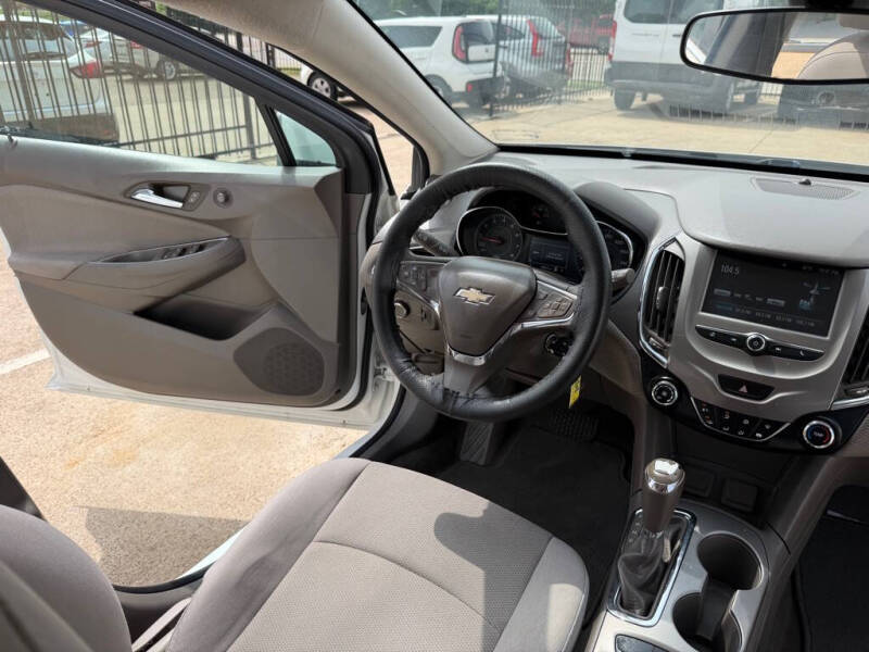 2017 Chevrolet Cruze LT Auto