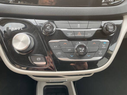 2017 Chrysler Pacifica LX