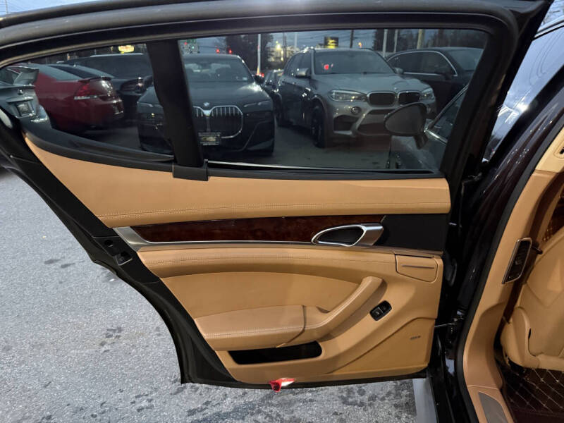 2012 Porsche Panamera 4