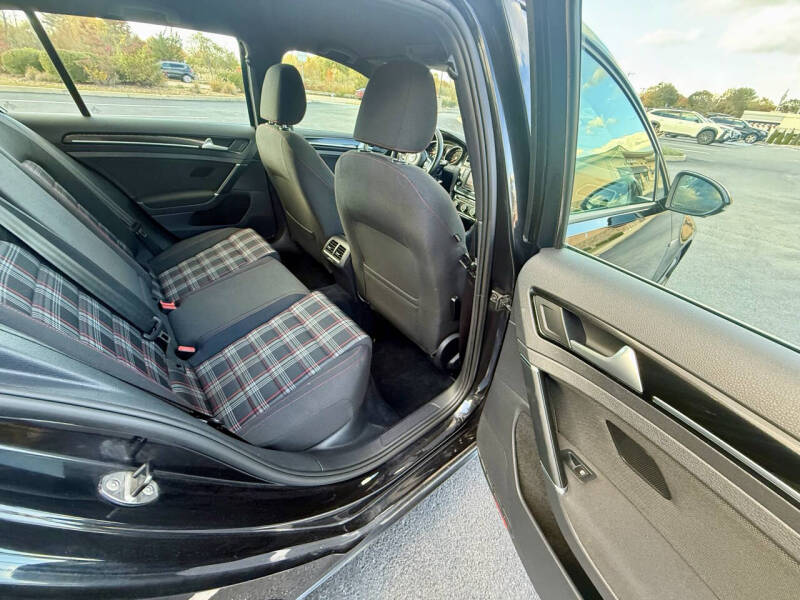 2016 Volkswagen Golf GTI S