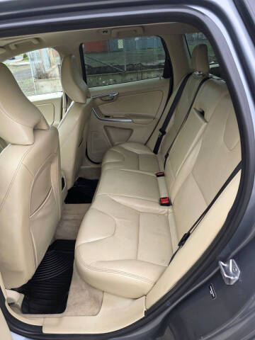 2016 Volvo XC60 T5 Drive-E Premier