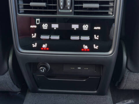 2024 Porsche Cayenne