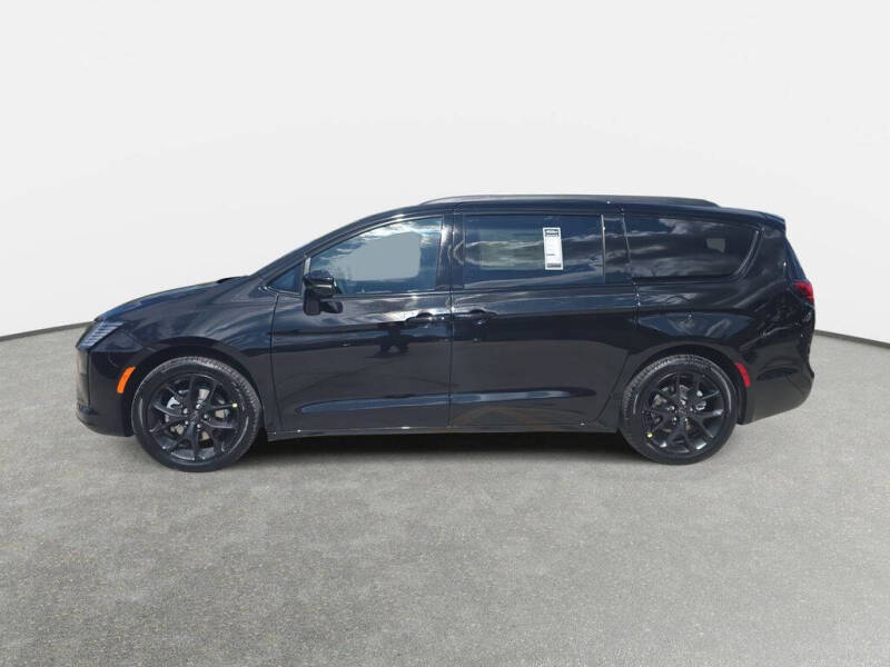 2027 Chrysler Pacifica Limited