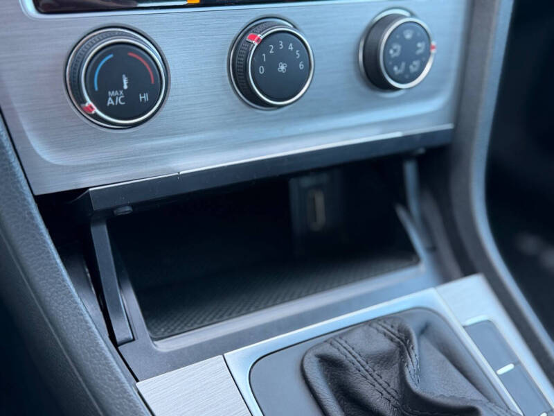 2015 Volkswagen Golf TSI S