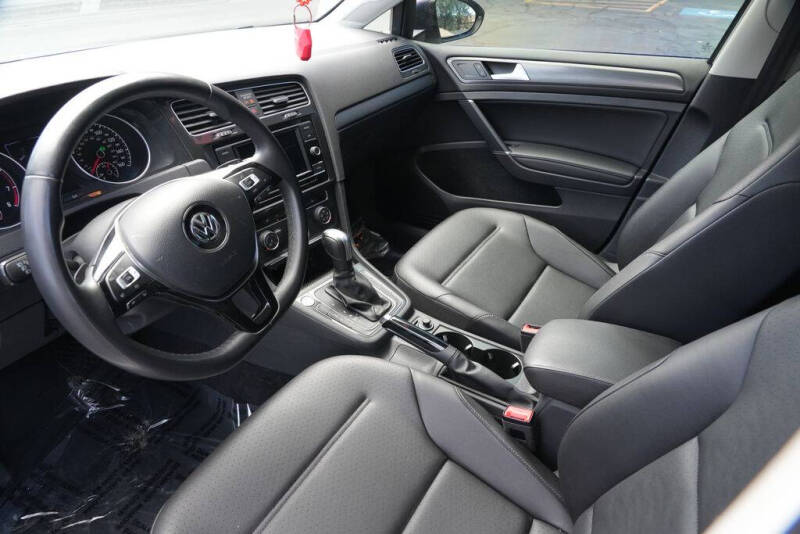 2020 Volkswagen Golf TSI