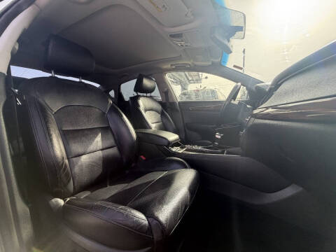 2017 Kia Cadenza Technology
